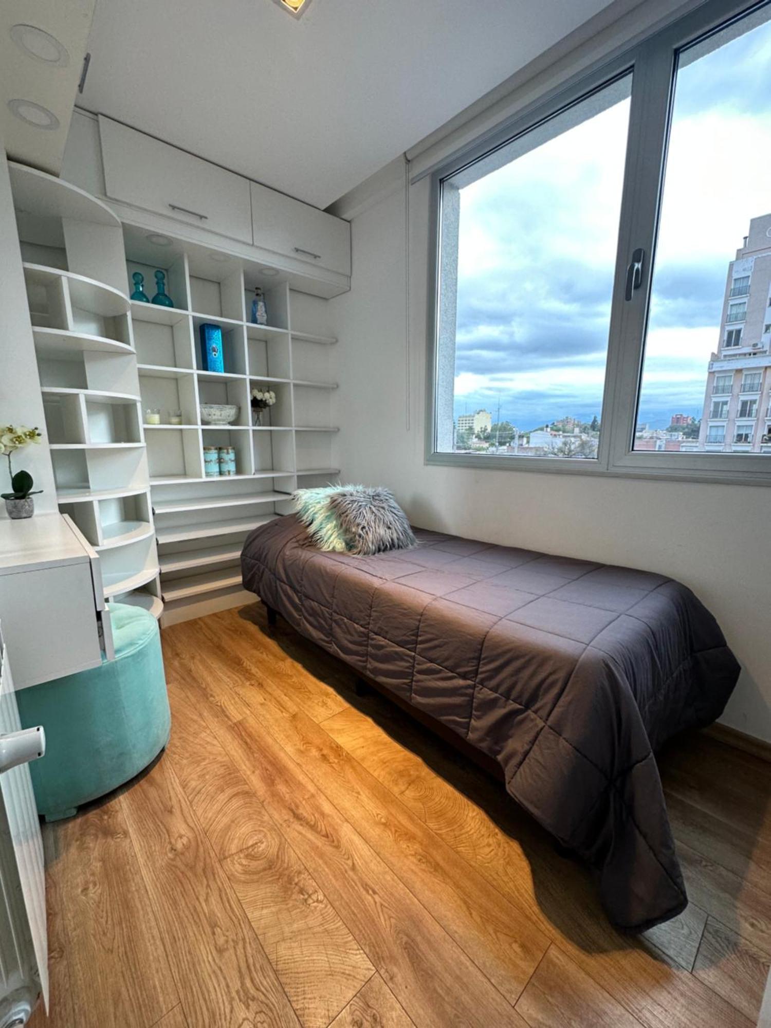 Paramont Apartment *